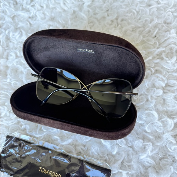 Tom Ford Collette Butterfly Sunglasses - Picture 6 of 10